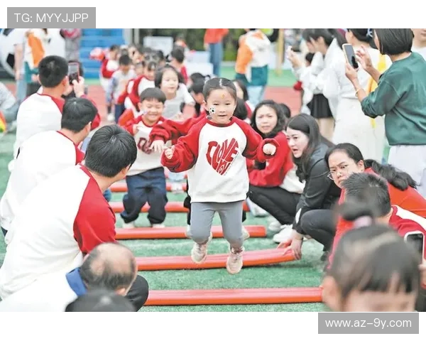 亲子互动快乐开球让孩子在足球趣味玩具中培养团队协作与运动热情 亲子互动快乐开球让孩子在足球趣味玩具中培养团队协作与运动热情